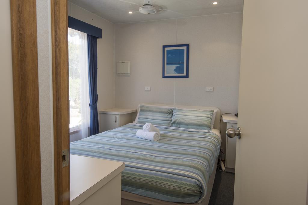 The Lakes Beachfront Holiday Park Lake Tyers Beach ภายนอก รูปภาพ